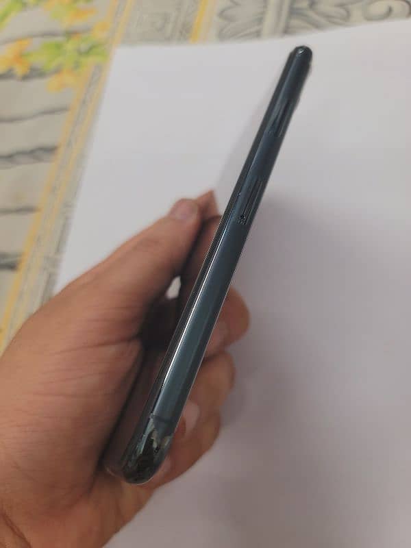 Iphone 11 Pro Max - NON PTA 6