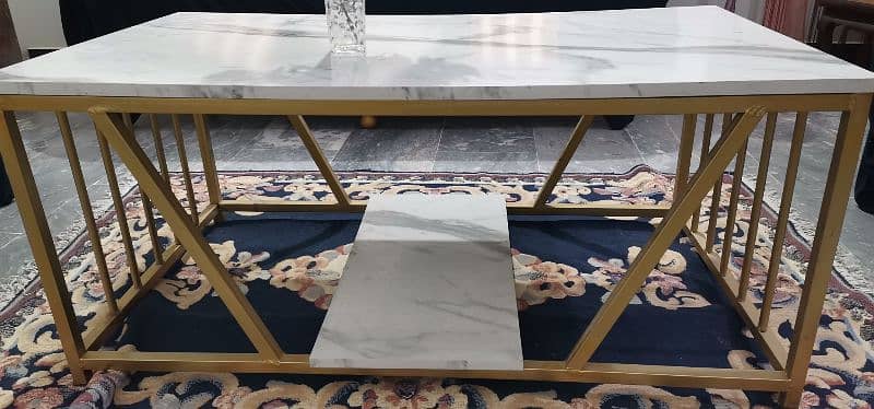 Center Table 0