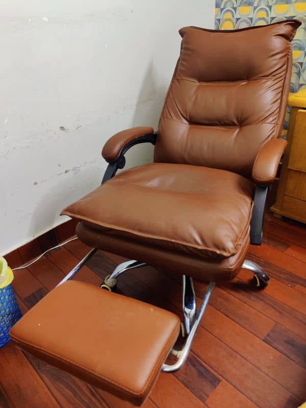 Imported Comfortable Leather Recliner Chair 9/10 0
