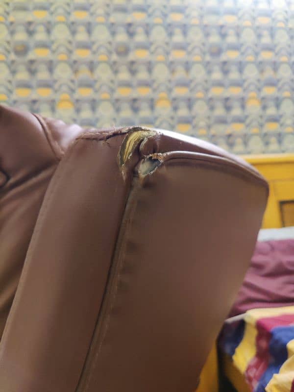 Imported Comfortable Leather Recliner Chair 9/10 2