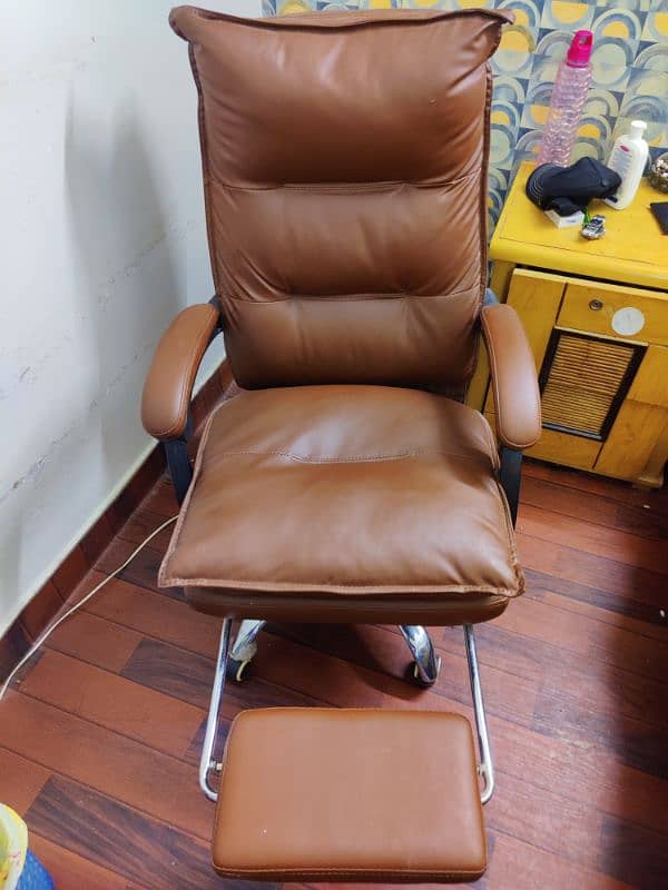 Imported Comfortable Leather Recliner Chair 9/10 7