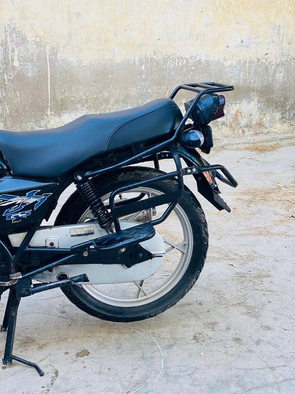 suzuki GS SE model 2019 4