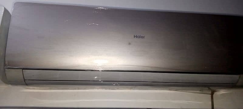 Haier D. C inverter heat and cool Genuine zero condition. 2 months used 0