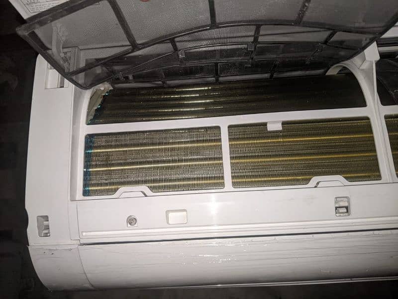 Haier D. C inverter heat and cool Genuine zero condition. 2 months used 1