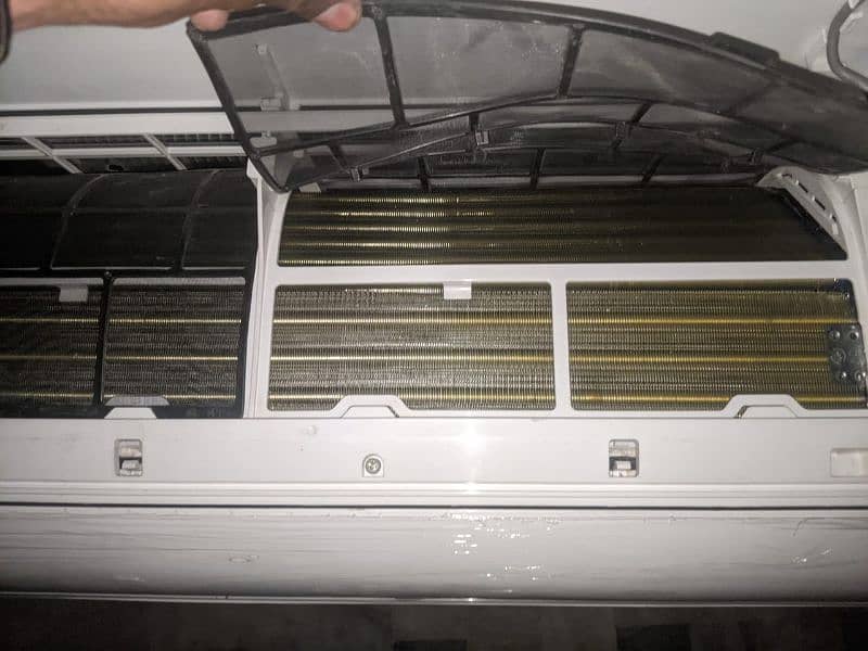 Haier D. C inverter heat and cool Genuine zero condition. 2 months used 2