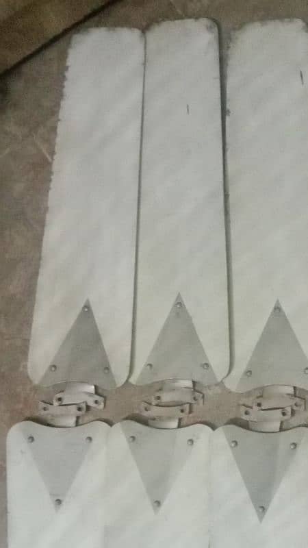 ceiling fane ok condition 2