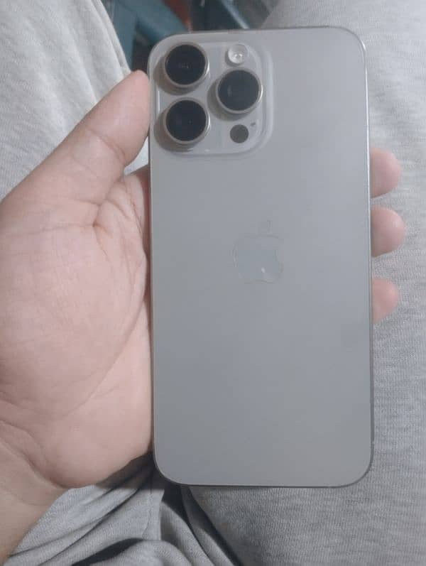 iphone 15 pro max lla model 4 months sim workings0/3/0/0/5/8/4/0/4/6/3 0