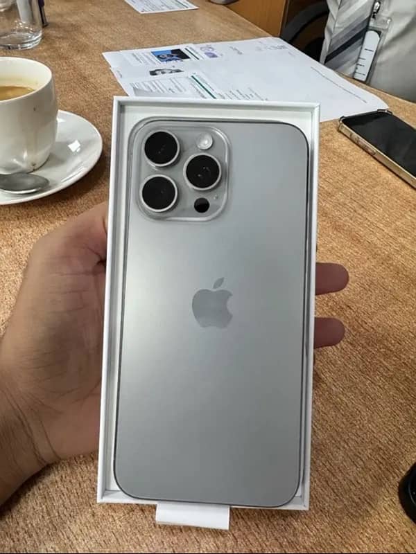 iphone 15 Pro max Dual physical 0