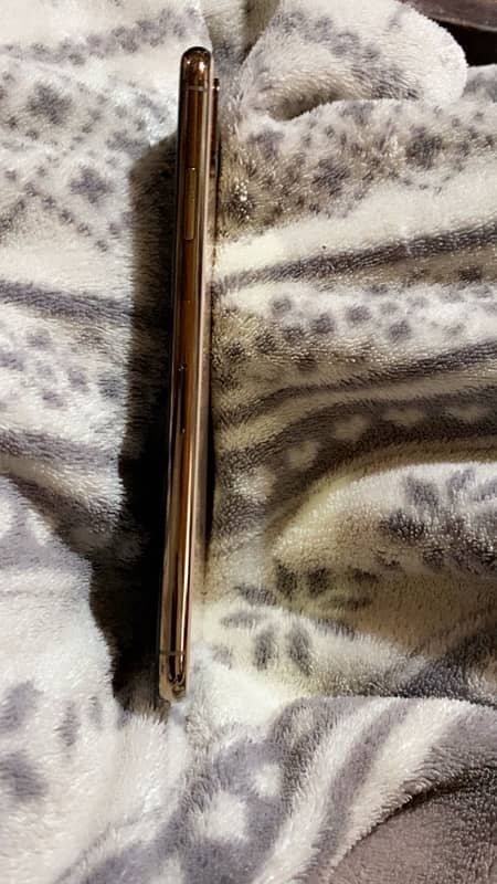 IPhone  xs max 256 gb 03084477233 4