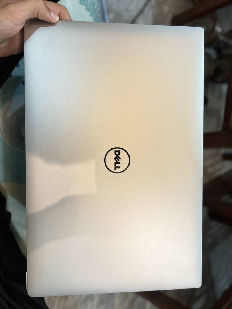 Dell Precision 5520 - WorkStation 1