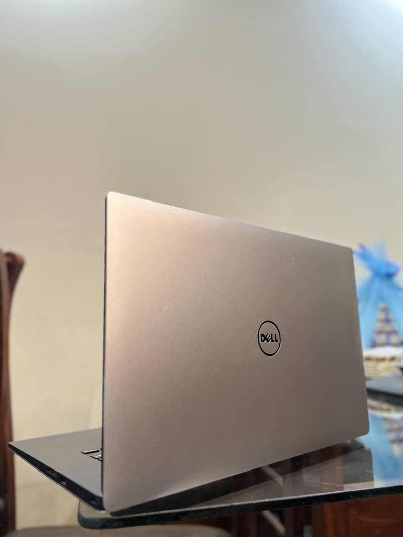 Dell Precision 5520 - WorkStation 5