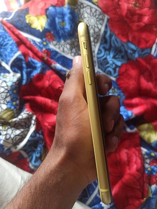 iphone 11 | 10/10 Condition | Lush Phone. 3