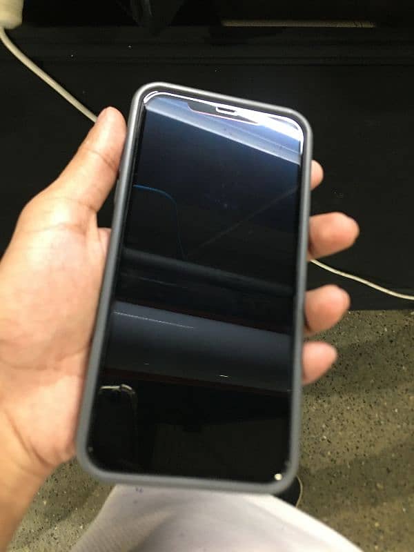 Iphone 11 pro max 6