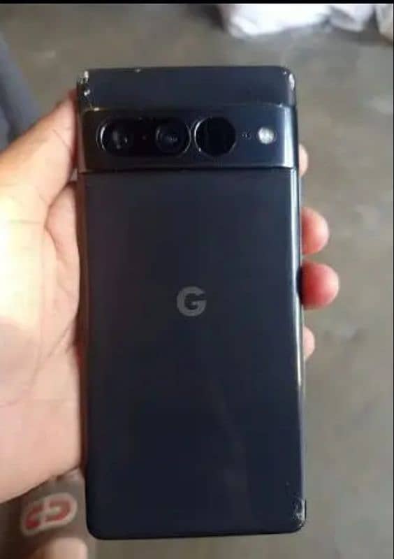 google Pixel 7 pro pta approved . thin line as shown in pics. 2