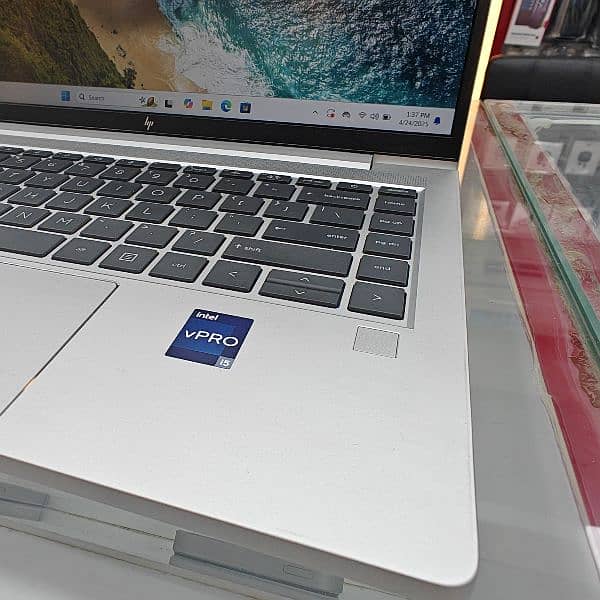 HP EliteBook 640 G10  i5-13th Gen (16gb Ram/255gbSSD) 3