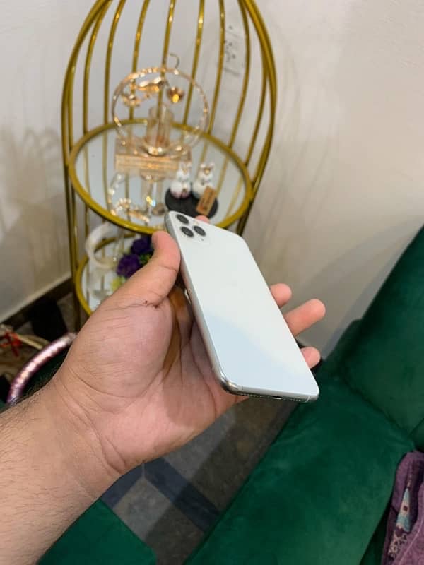 iPhone 11proMax (Dual pta approved) 1