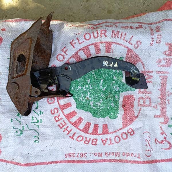 honda civic and toyta parts available 9