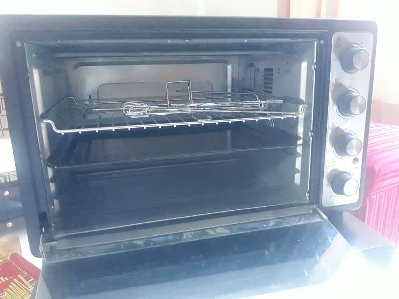 MICROWAVE OVEN AVAILABLE FOR SALE IN SOAN GARDEN ISLAMABAD 0
