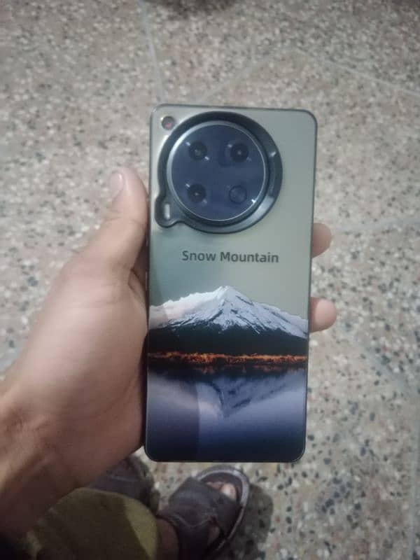 Tecno camon 30 12+12 256 2