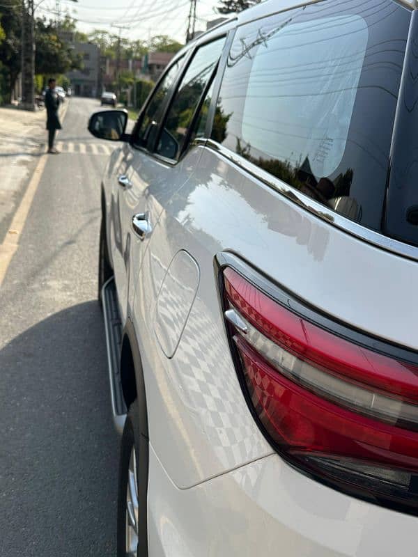 Toyota Fortuner V (Up-Specs)2022 4