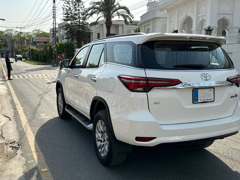 Toyota Fortuner V (Up-Specs)2022 6
