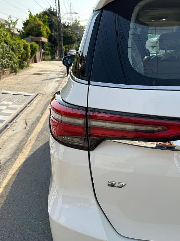 Toyota Fortuner V (Up-Specs)2022 8