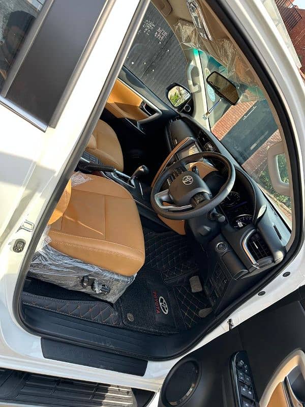 Toyota Fortuner V (Up-Specs)2022 11