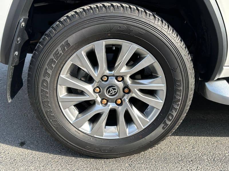 Toyota Fortuner V (Up-Specs)2022 13