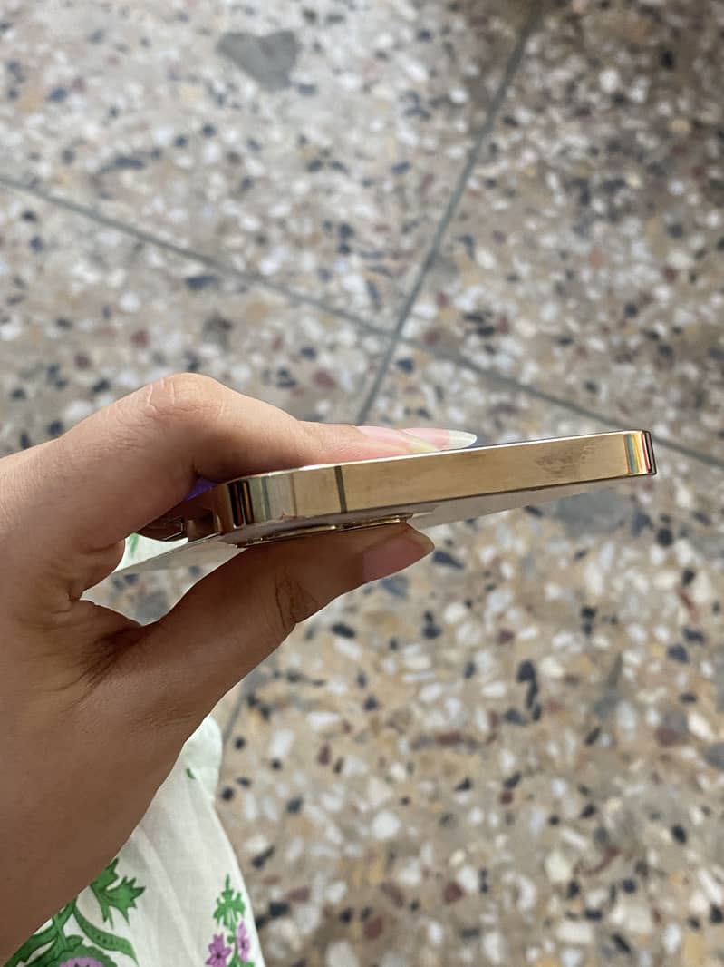 iPhone 12 Pro gold colour 128 gb JV 4