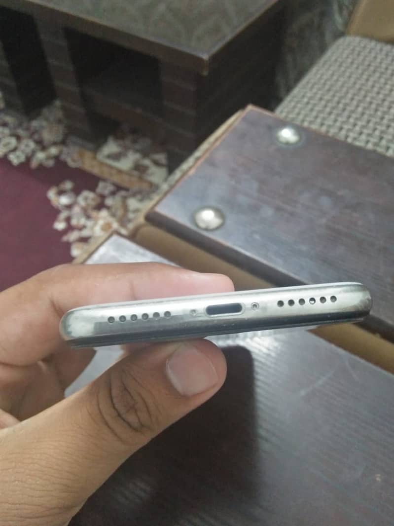 Apple iPhone X 5