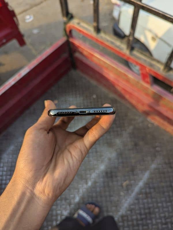 I PHONE X PTA APPROVED 64 MEMORY FACE ID OFF 5