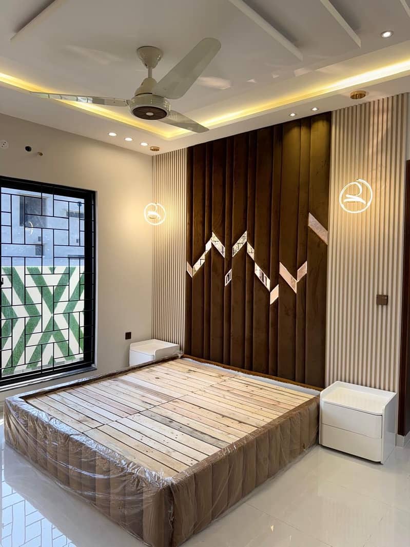 BRAND NEW HOUSE 10 MARLA NEAR FAMILY PARK AVAILABLE FOR SALE IN BAHRIA ORCHARD LAHORE 21