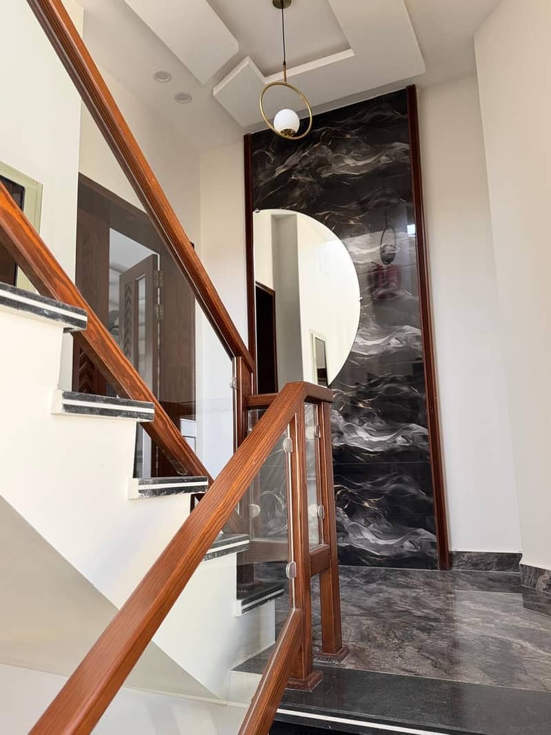 BRAND NEW HOUSE 10 MARLA NEAR FAMILY PARK AVAILABLE FOR SALE IN BAHRIA ORCHARD LAHORE 36