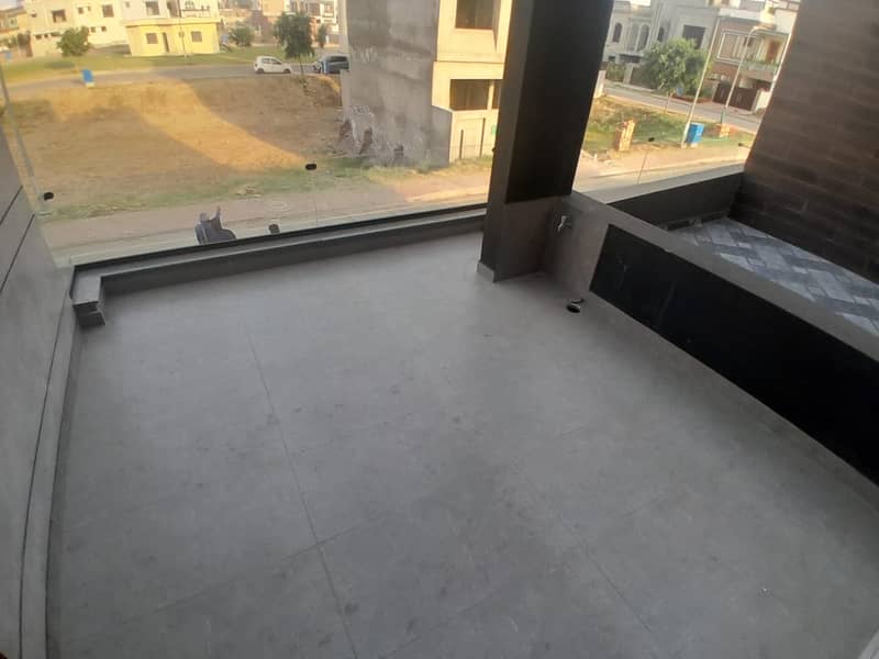 MODERN DESIGN BRAND NEW HOUSE 5 MARLA AVAILABLE FOR SALE IN PHASE ONE BAHRIA ORCHARD 2