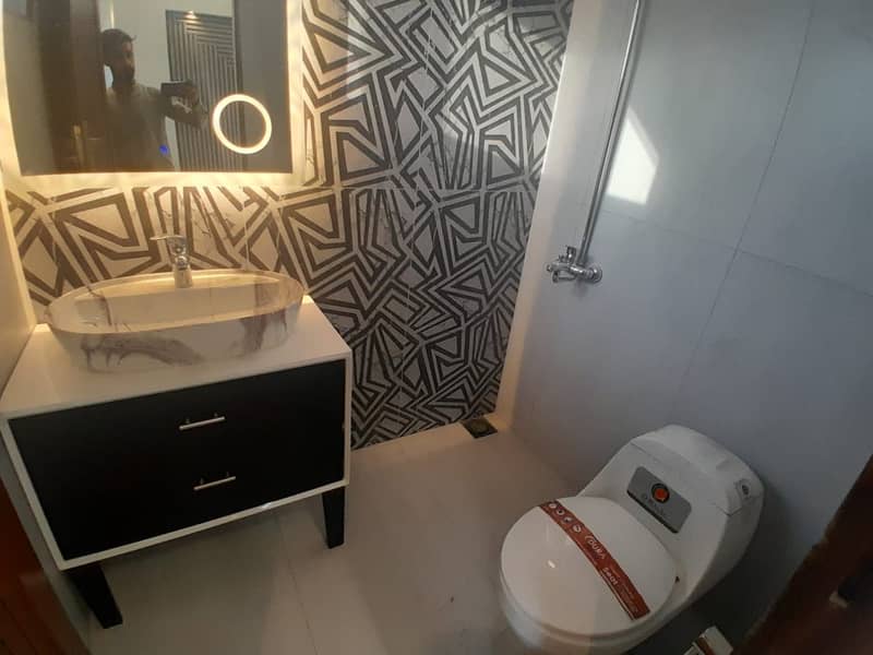 MODERN DESIGN BRAND NEW HOUSE 5 MARLA AVAILABLE FOR SALE IN PHASE ONE BAHRIA ORCHARD 3