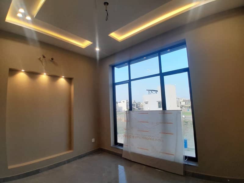 MODERN DESIGN BRAND NEW HOUSE 5 MARLA AVAILABLE FOR SALE IN PHASE ONE BAHRIA ORCHARD 6