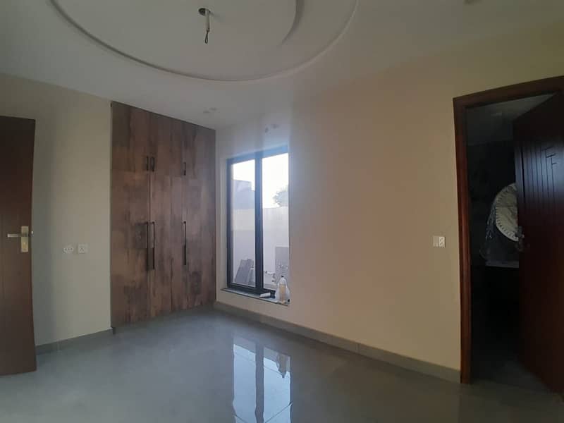 MODERN DESIGN BRAND NEW HOUSE 5 MARLA AVAILABLE FOR SALE IN PHASE ONE BAHRIA ORCHARD 12