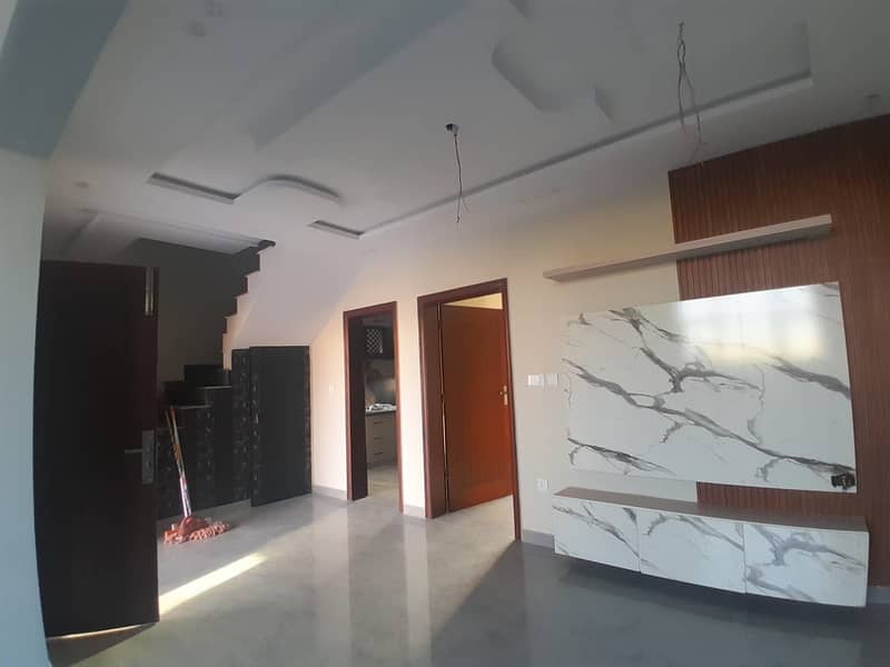 MODERN DESIGN BRAND NEW HOUSE 5 MARLA AVAILABLE FOR SALE IN PHASE ONE BAHRIA ORCHARD 16