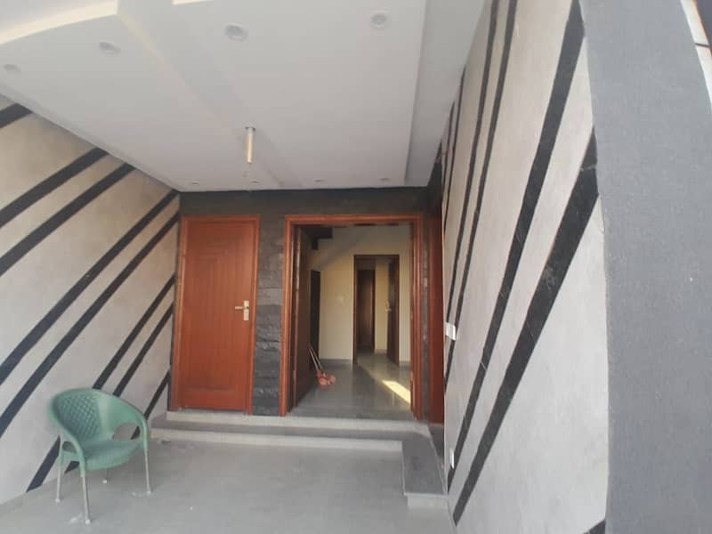 MODERN DESIGN BRAND NEW HOUSE 5 MARLA AVAILABLE FOR SALE IN PHASE ONE BAHRIA ORCHARD 17