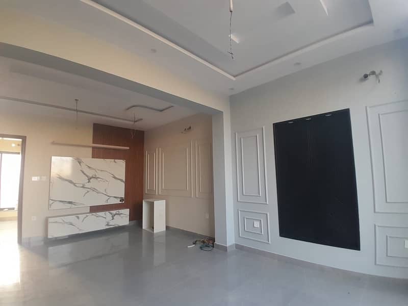 MODERN DESIGN BRAND NEW HOUSE 5 MARLA AVAILABLE FOR SALE IN PHASE ONE BAHRIA ORCHARD 18