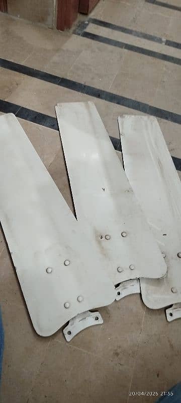 Two Ac fan in good original condition 3