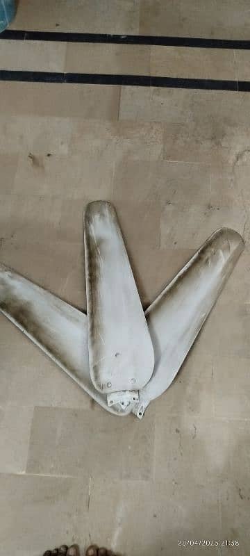 Two Ac fan in good original condition 9