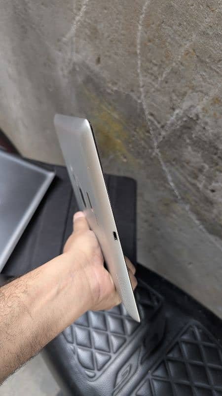 apple tablet gen4 3
