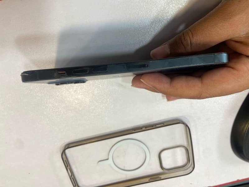 Iphone 12 pro max 6