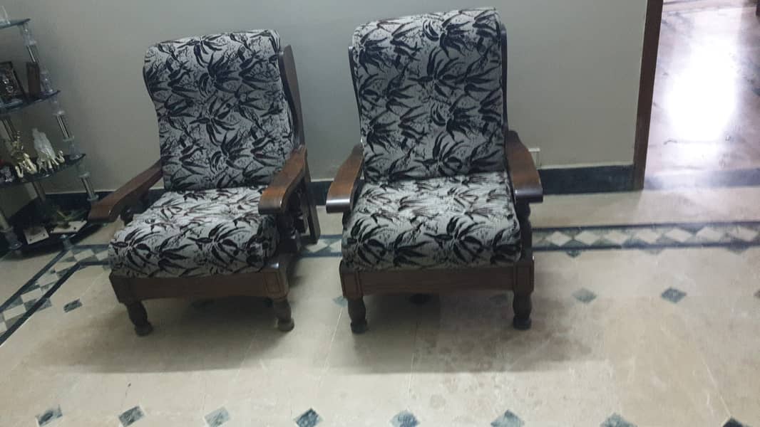 3 +2 Sofa Set 0