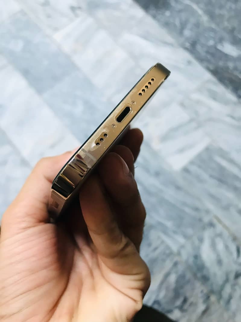 Apple iPhone 12 Pro 4