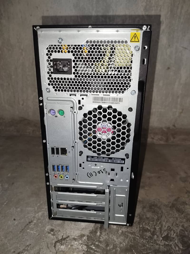 Lenovo P410 / E5 1650 V4 / 16GB DDR4 / 500GB Hard / NVS 510 2GB 6