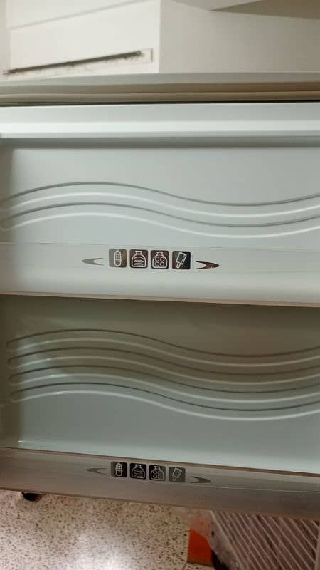 Dawlance Refrigerator Large 3