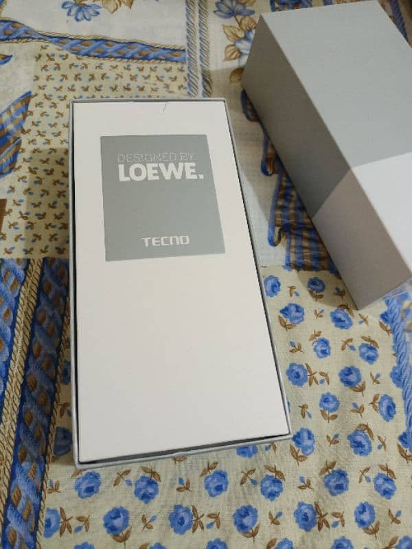 Tecno camon 30 design edition 8gb 256gb 3