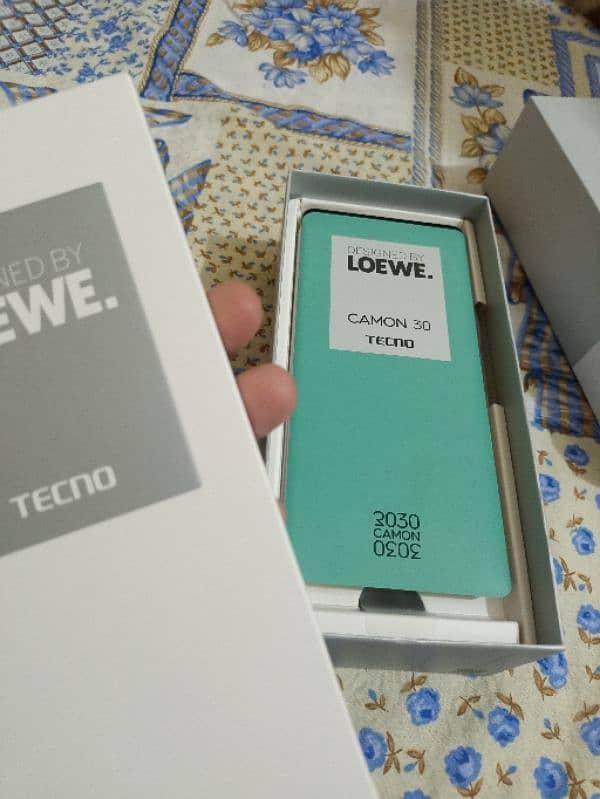 Tecno camon 30 design edition 8gb 256gb 4